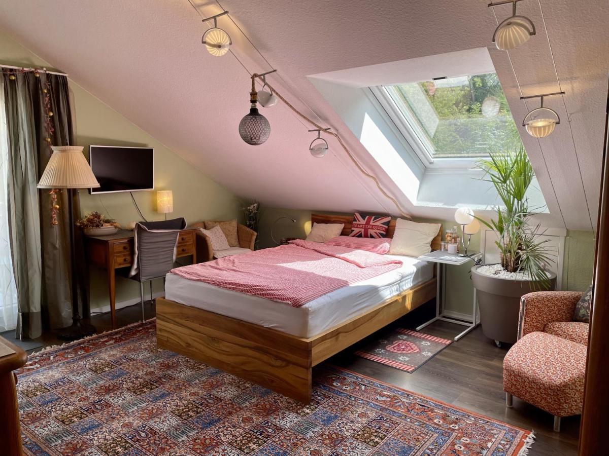 Homestay Guest In Stuttgart-nord